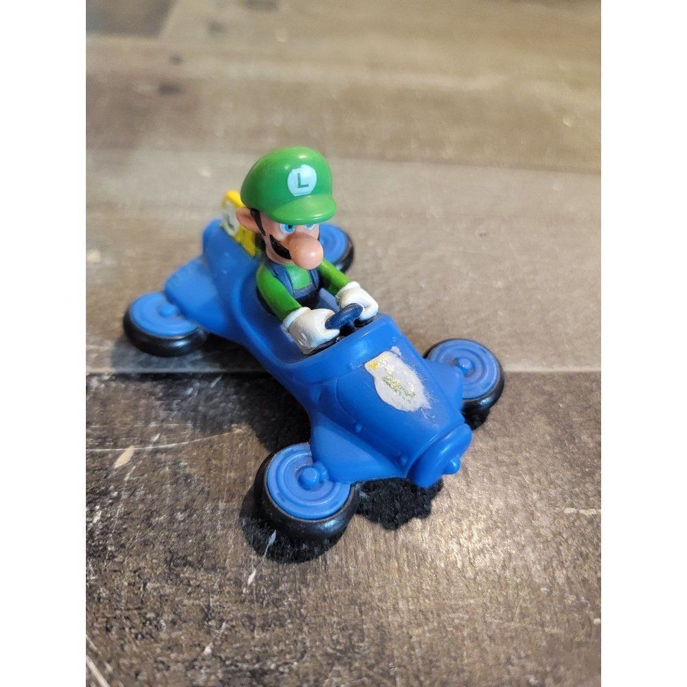 McDonald's Mario Kart 2014 Nintendo Luigi toy figure car